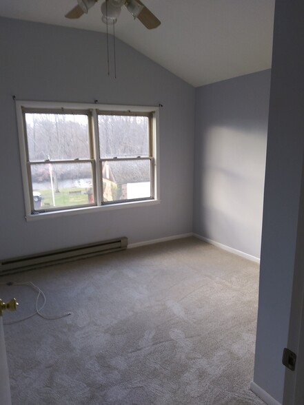 2nd bedroom/new windows - 27 Edison Rd