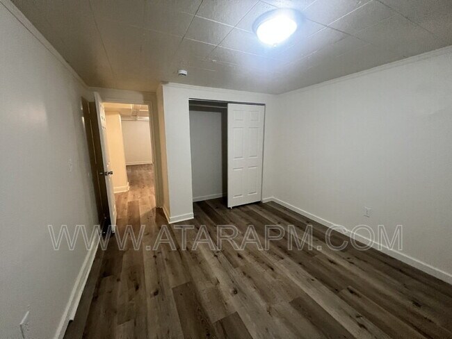 Building Photo - 1001 E Sego Lily Dr