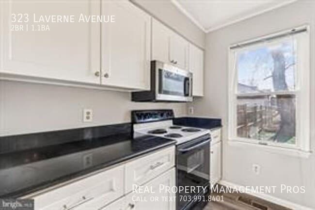 Building Photo - 323 Laverne Ave