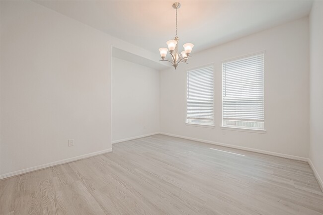 Building Photo - 3111 Trishelle Ct