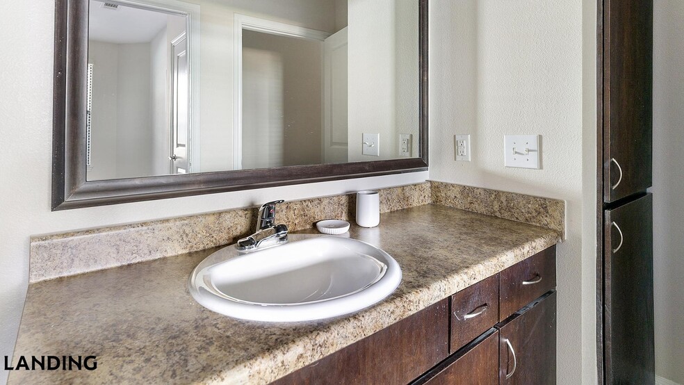 Building Photo - 14580 Crosby Fwy