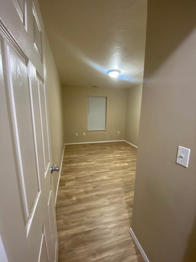 Building Photo - Spacious 3BR Townhome in Spokane