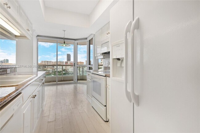 Building Photo - 21205 NE 37th Ave