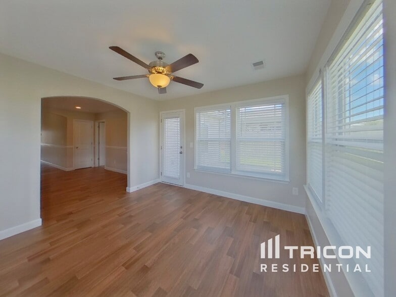 Building Photo - 800 Alley Ridge Dr