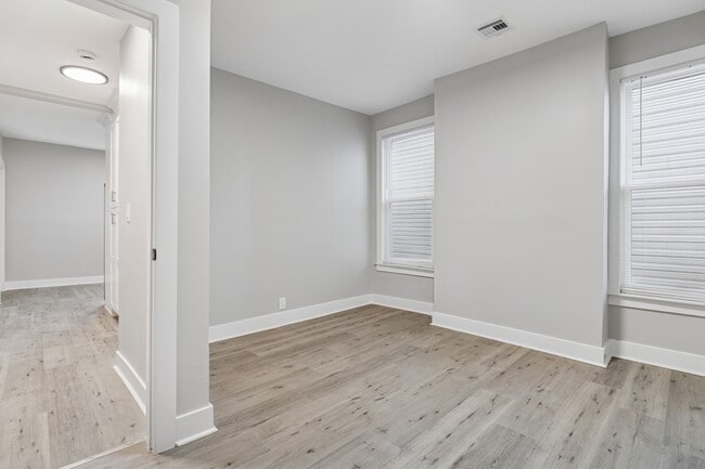 Building Photo - 324 Pacific Ave