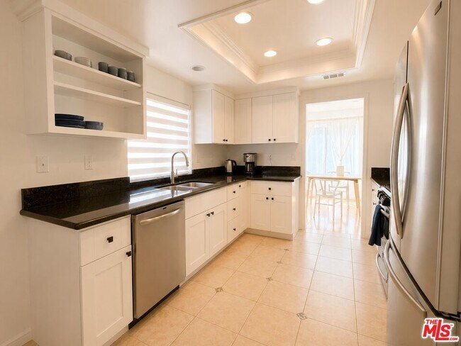 Building Photo - 12245 Shady Hollow Ln