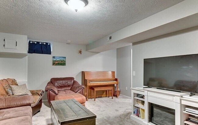 Building Photo - Coming Soon! Bright & Spacious 3 Bed Home with Finished Basement & Huge Backyard