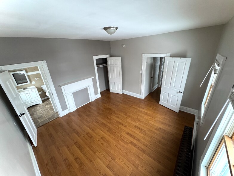 Building Photo - 214 S Birmingham Ave