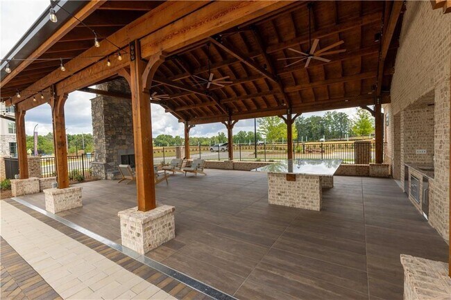 Building Photo - 5426 Howington Ct