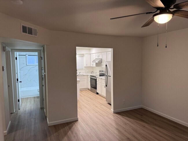 Building Photo - 2118 N Glenn Ave