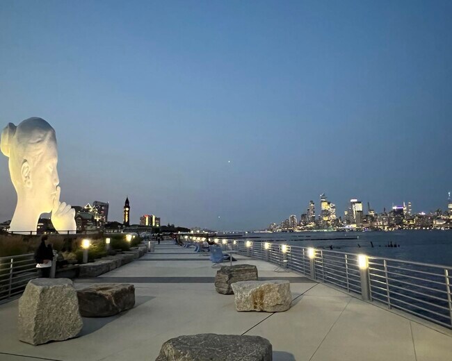 Building Photo - 1 Shore Ln