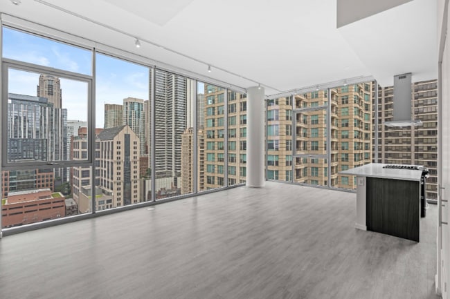 Building Photo - 34 E Huron St