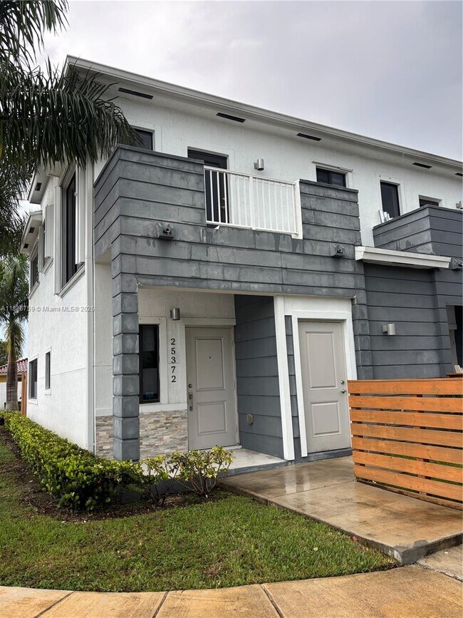 Building Photo - 25372 SW 135th Ave
