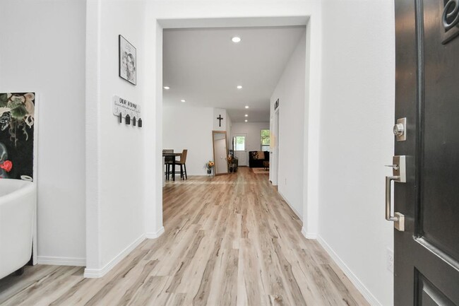 Building Photo - 16114 Long Boat Ct