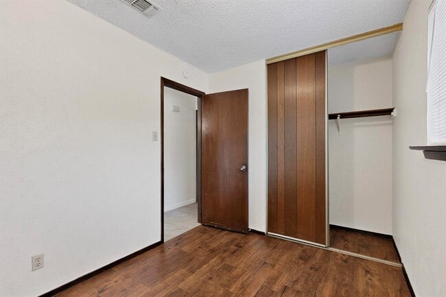 Building Photo - 6605 Bluestone St