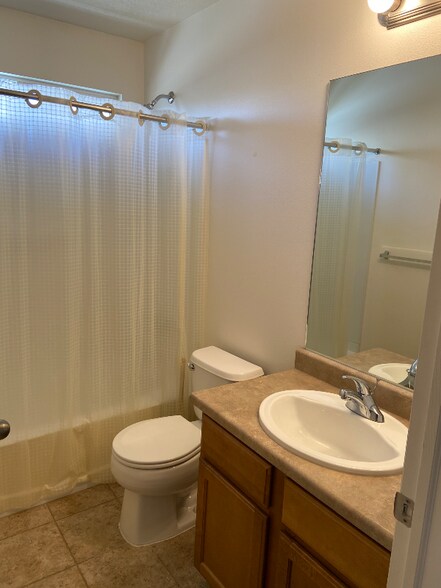 Building Photo - 1349 2910 N