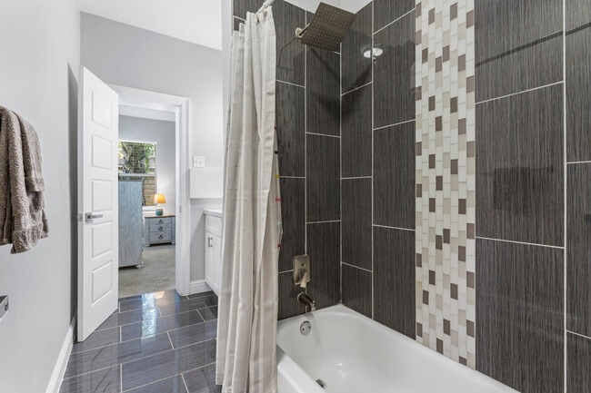 Building Photo - 134 Lee St