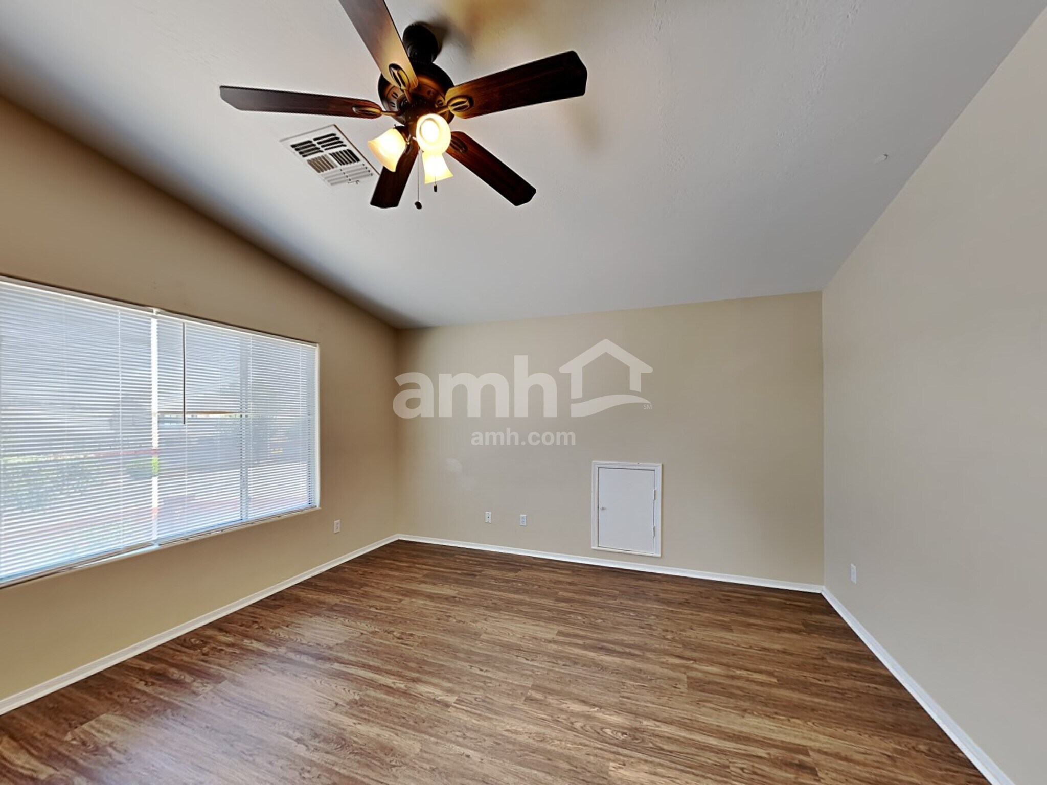 Building Photo - 10859 W Locust Ln