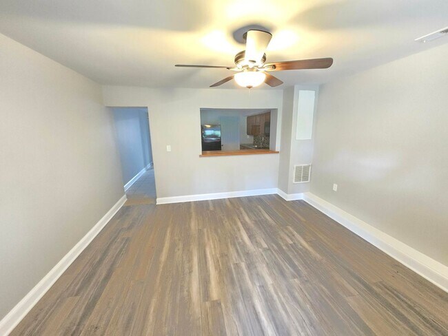 Building Photo - Newly Renovated 3 Bed 1 Bath Home In Balti...