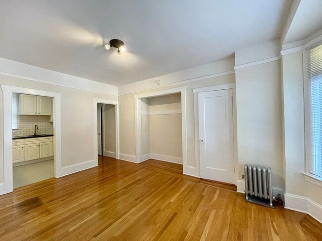 Building Photo - 440 Hyde St