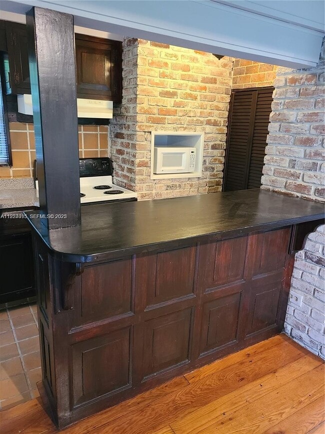 Building Photo - 1301 Castile Ave