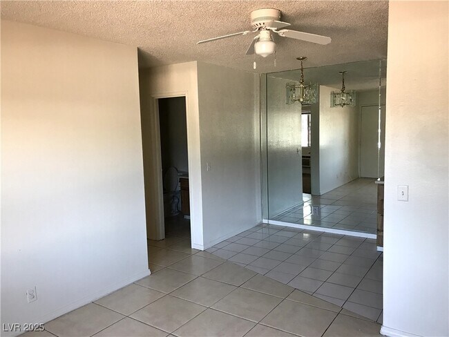 Building Photo - 4955 Jeffreys St