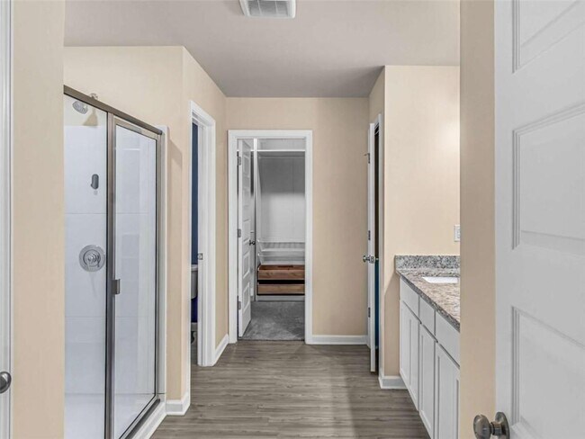 Building Photo - 2054 Maplewood Way