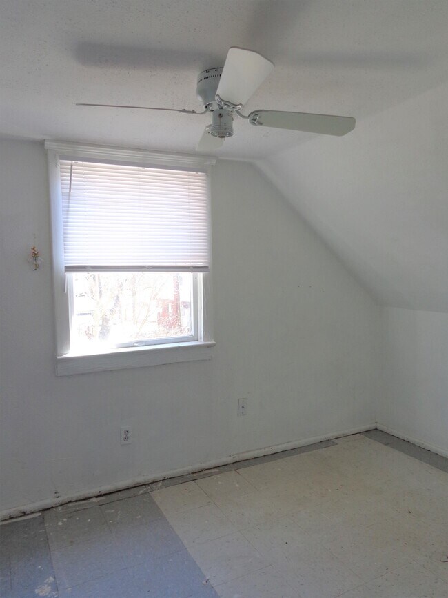 Building Photo - 2341 Hood Ave