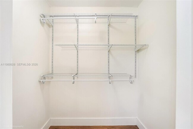 Building Photo - 9023 NE 4th Avenue Rd