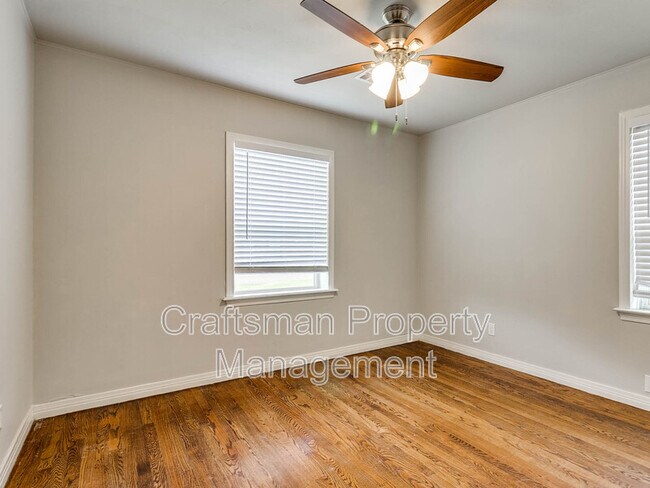 Building Photo - 1414 Oxford Way