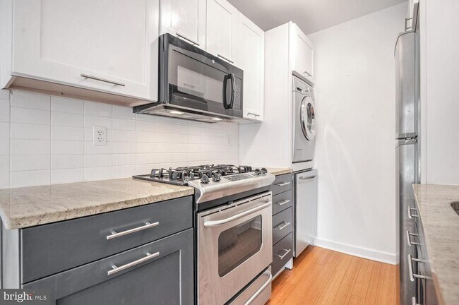 Building Photo - 2639 15th St NW