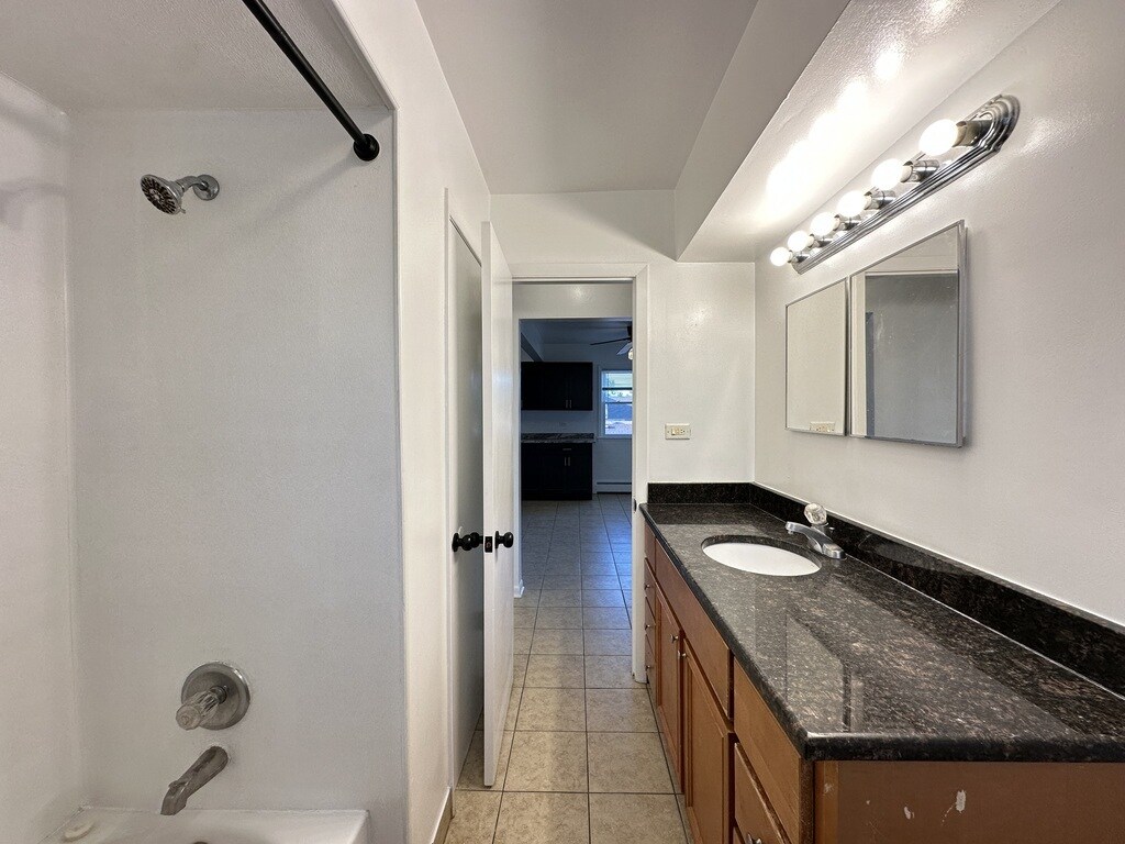 Building Photo - 1812 N 20th Ave