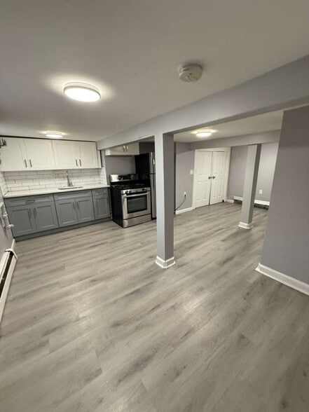 Building Photo - 179 New St