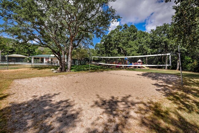 Building Photo - 2023 Wood Glen Dr