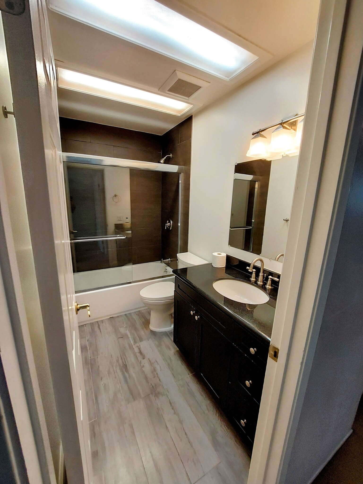 Building Photo - 16 Moonbeam Dr