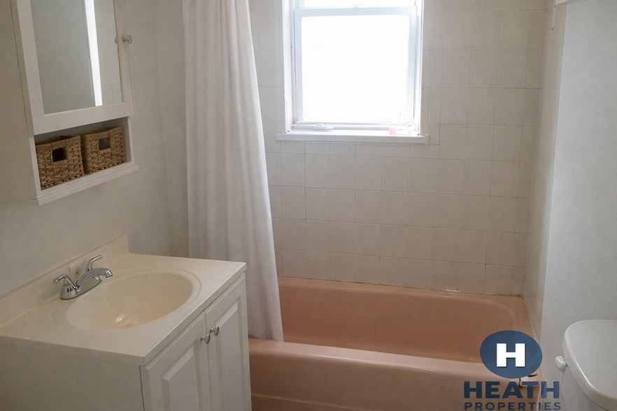 Building Photo - 530 Cambridge St