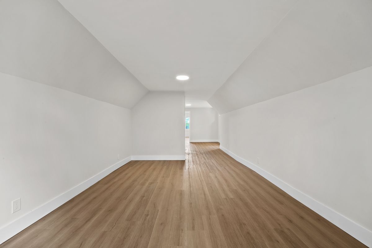 Building Photo - 28 Riverside Pl