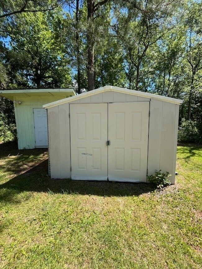 Building Photo - Spacious 3 bedroom 2 bath home in Leland