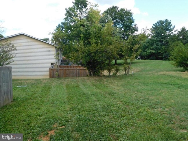 Building Photo - 1030 Bridle Ct