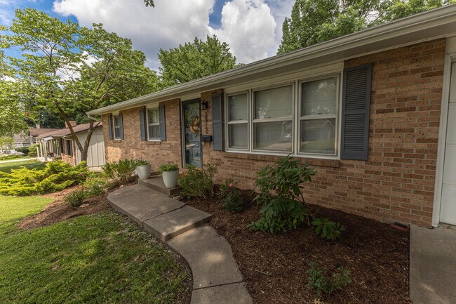 Building Photo - 3312 Lynnwood Dr