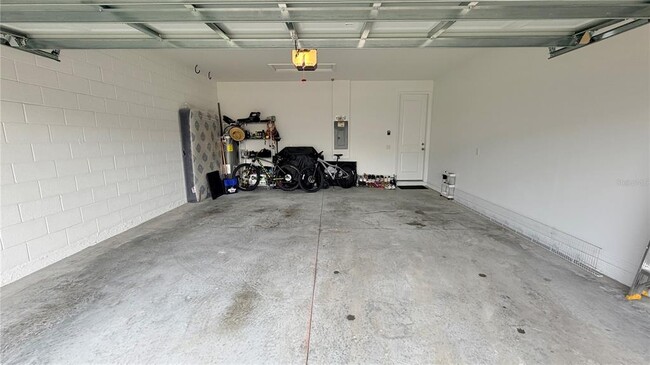 Building Photo - 5723 Cattle Rnch Dr