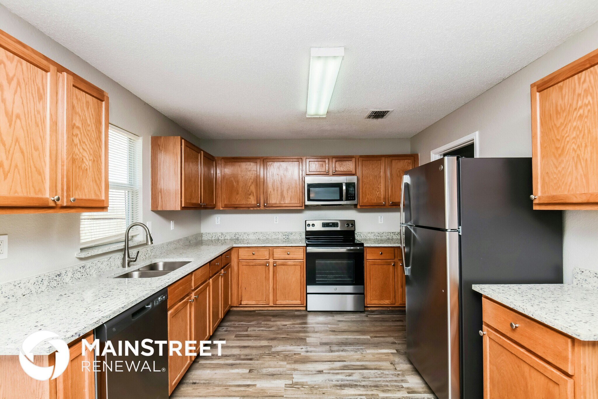 Building Photo - 8768 Stonebriar Ln