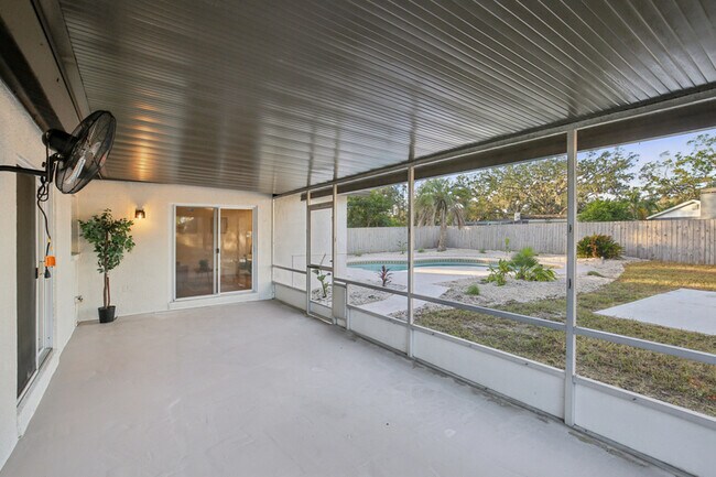 Building Photo - 3911 King Dr