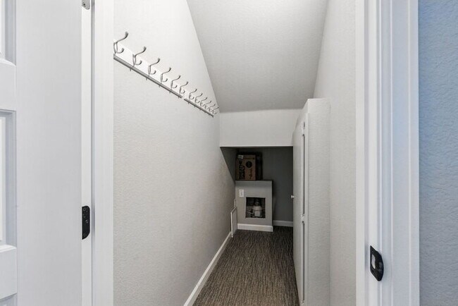 Building Photo - 9191 Rio Lado St