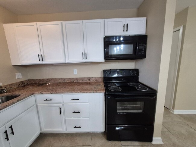 Building Photo - 7215 Glen Heights