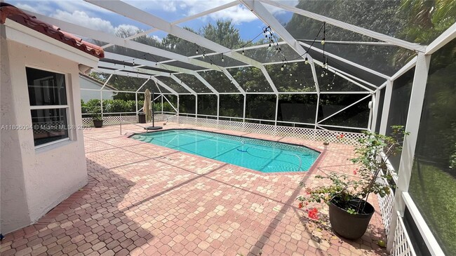 Building Photo - 522 SW 200th Terrace