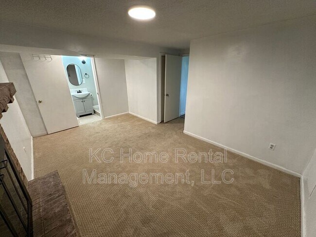 Building Photo - 17820 E Greentree Ave