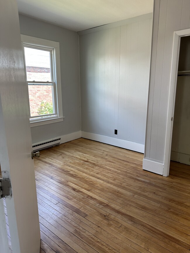 Building Photo - 11 LLC-93 Sailly Avenue