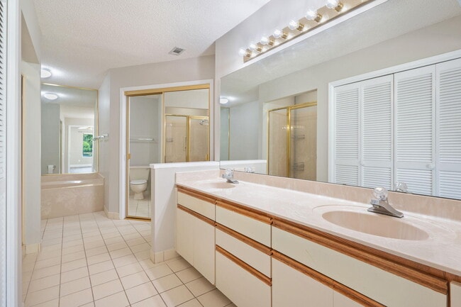 Building Photo - 1219 Oakmont Dr