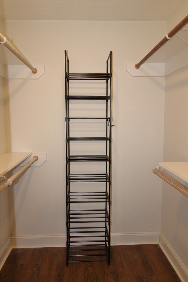 Building Photo - 508 Julie Ln